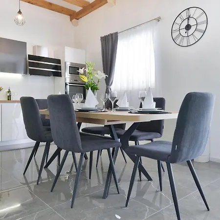 Banovi Holiday home *